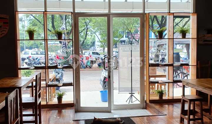 Three-Story Shop House for Sale at Emerald Avenue, Bintaro Jaya, Strategic Location Suitable for Various Types of Businesses, Ideal for Minimarket, Cafe, Restaurant, Office, Salon, Pharmacy, Courses, and Rental Investment.