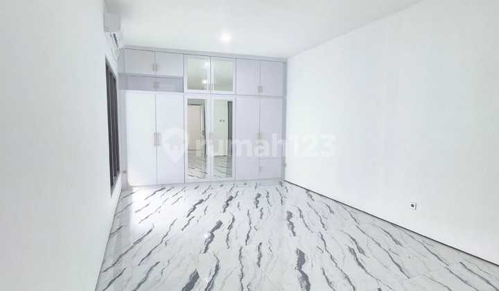 For Sale Nice Modern House in Emerald Garden Bintaro Attractive Price (mi) 2
