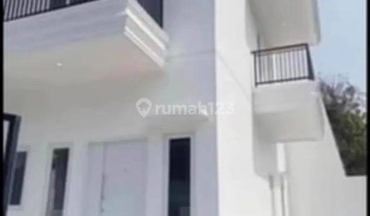 Rumah Baru Renovasi Desan American Classic Posisi Di Hoek Kavling Dki Duren Sawit Jakarta Timur  2