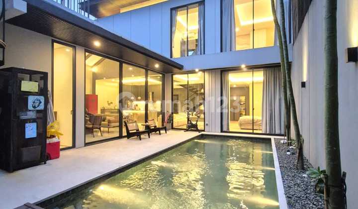 Dijual Rumah Mewah Fully Furnish dengan Swimming Pool Premium Area di Bintaro Jaya 9 Lokasi Strategis Masjid Raya Bintaro, Fresh Market, Rs. Premier Bintaro, Sekolah Global Jaya dan Pintu Tol