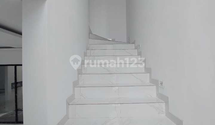 Rumah Bagus Bebas Banjir Lokasi Premium Mertilang Bintaro (Im) 2