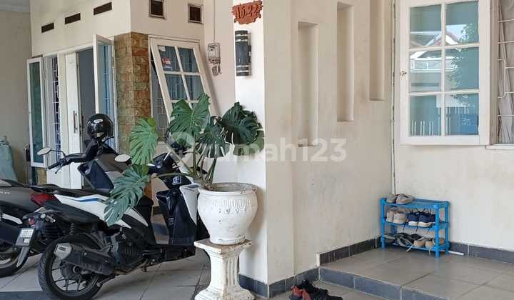 Dijual Rumah Siap Huni di Mahkota Simprug Ciledug Tangerang Dijual Rumah Siap Huni di Mahkota Simprug Ciledug Tangerang