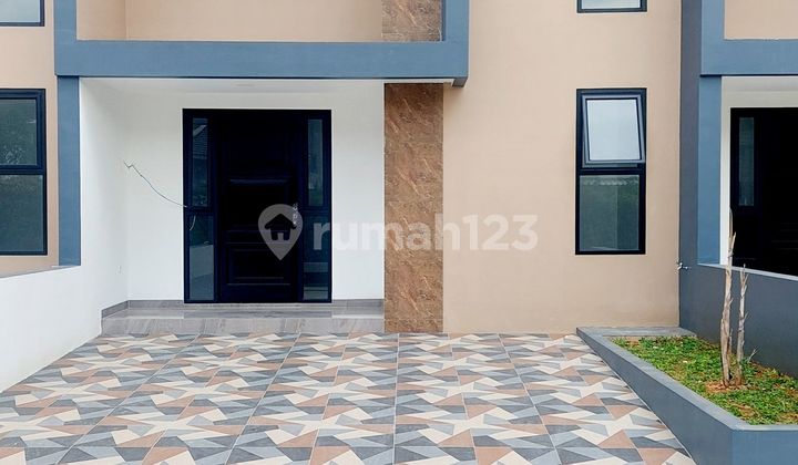 Modern Minimalist New House in the New Cipadu Larangan Cluster Modern Minimalist New House in the New Cipadu Larangan Cluster