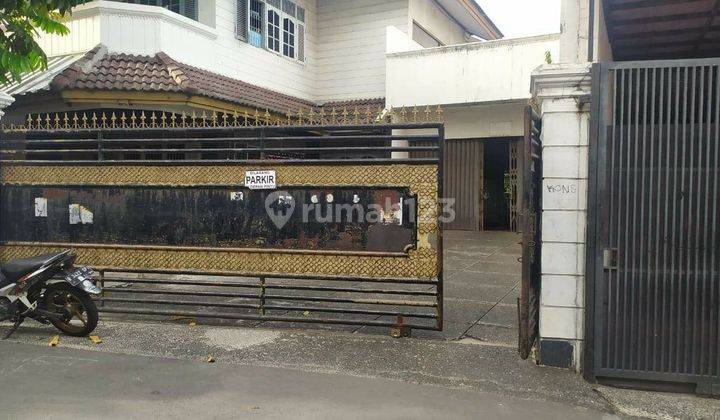 Rumah 2 lt Dijadikan Tempat Kost Dan Kafe 1