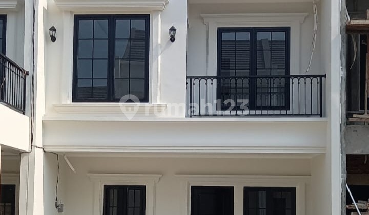 Rumah Baru 2 LT. Minimalis Modern di Mini Cluster Dalam Komplek
