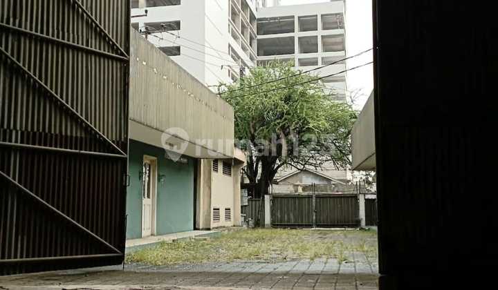 Gudang Luas Still Operating on Pinang Main Road, Tangerang Gudang Luas Still Operating on Pinang Main Road, Tangerang
