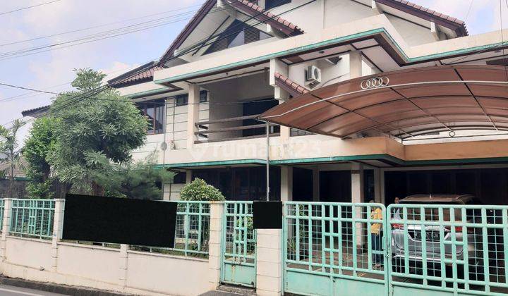 Rumah Lama Di Pinggir Jalan Raya Kebon Jeruk 1