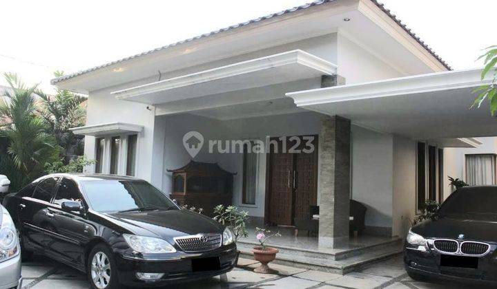 Rumah Mewah Di Kawasan Elit Menteng Jakarta Pusat 1