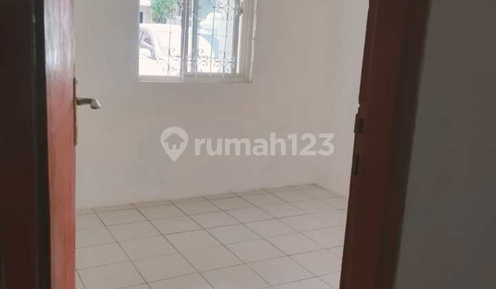 Rumah Lama Hitung Harga Tanah Saja Di Komplek Ciputat . 2