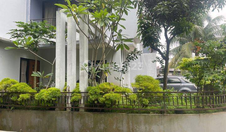 Rumah Cantik Asri 2 Lt. Desain Sendiri Dalam Cluster Graha Raya 1