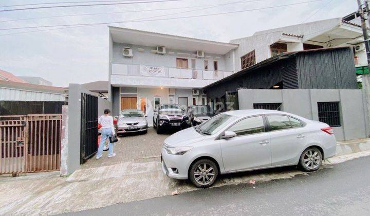 Rumah 2 Lt Bisa Dijadikan Kantor, Tempat Usaha di Petukangan  1