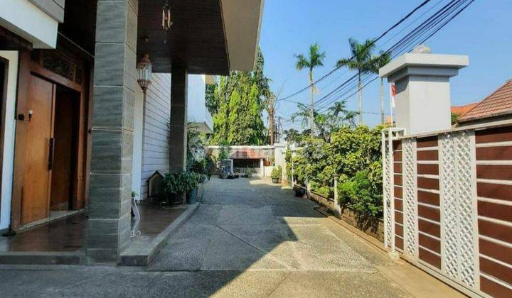 Rumah Mewah Modern Dengan Kolam Renang Di Jakarta Selatan 2