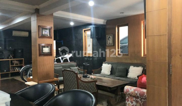 Rumah Mewah Di Kawasan Elit Kebayoran Baru