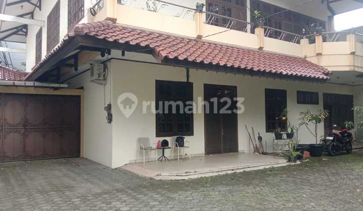 Rumah 2 Lantai Di Lokasi Premium Kebayoran Baru