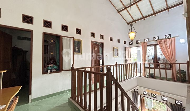 Rumah 2 Lantai Sudah Renovasi Dalam Komplek Jombang Ciputat 2