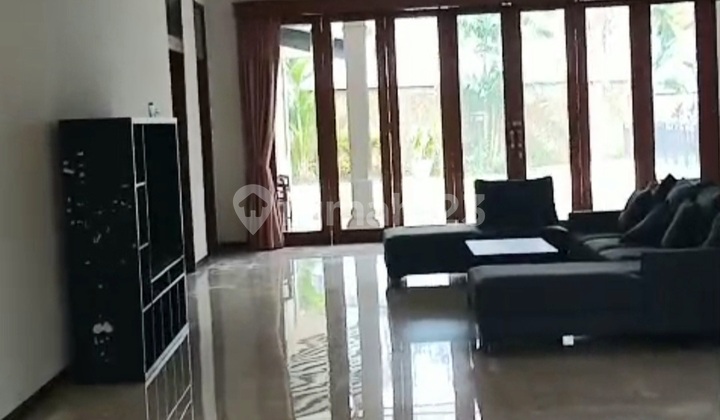 Rumah Lama Masih Layak Huni.dalam Town House Gandaria 2