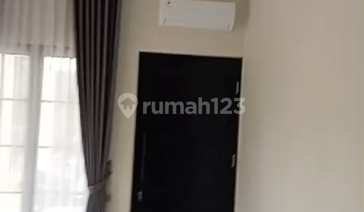 Rumah Baru 2 LT. Minimalis Modern di Mini Cluster Dalam Komplek 2