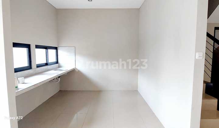 Rumah Baru 2 Lantai Minimalis Modern Dalam Cluster Jobang 2