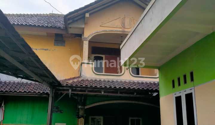 Old House Suitable for Residence or Boarding in Ciledug 2