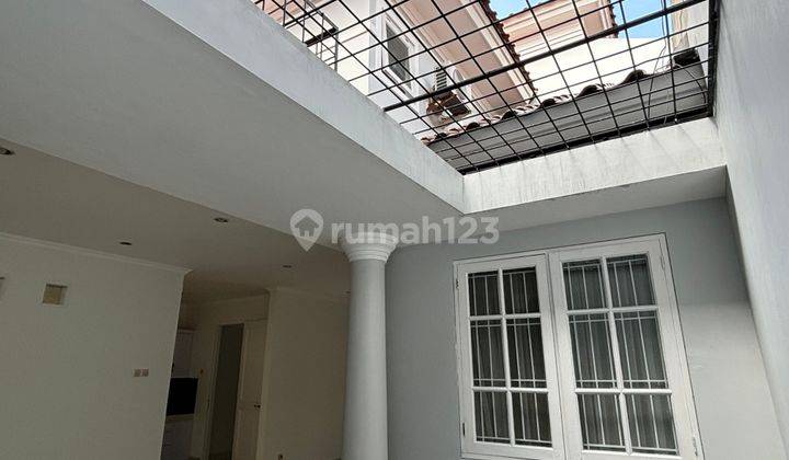 Rumah Di Komplek Taman Puri Bintaro Sektor 9, Tangerang Selatan  2