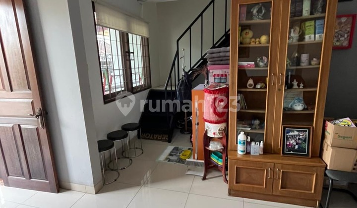 2-Story House in Kembangan Baru Housing, West Jakarta 2