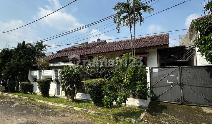 House in Cinere Megapolitan Complex, Depok.