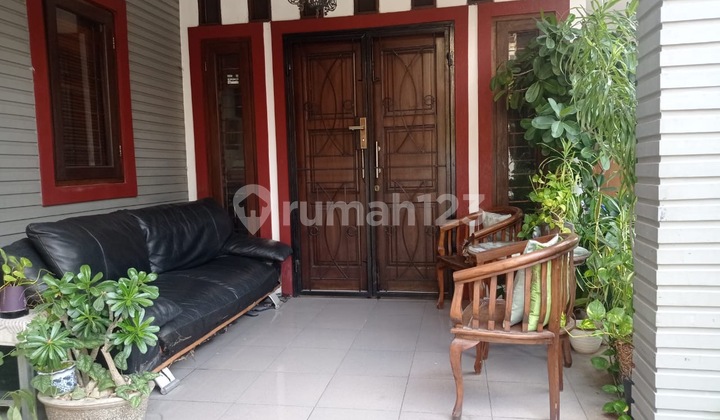 Rumah Hoek di Tebet Utara Jakarta Selatan 2
