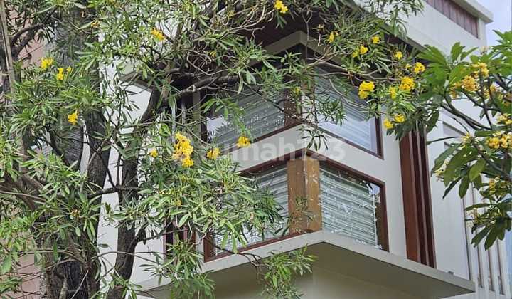 Rumah di Discovery Bintaro Sektor 9 Tangerang Selatan 