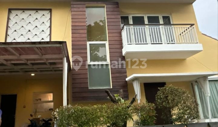 Serene House in a Quiet Neighborhood in Cireundeu, East Ciputat