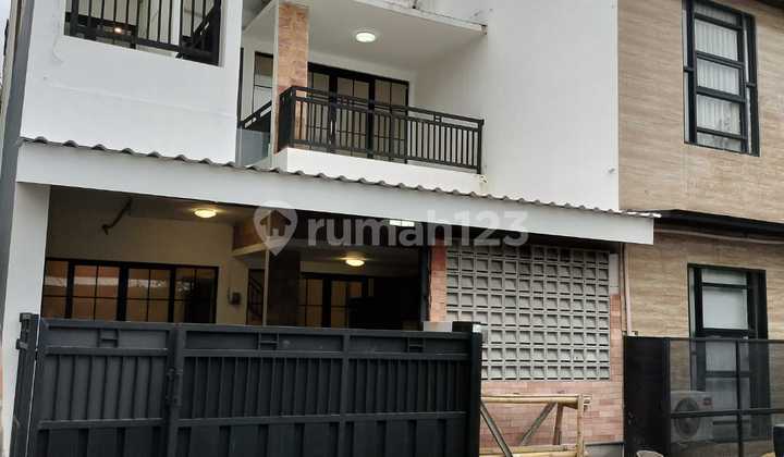 Rumah Mewah di Bumi Puspitek Asri Pagedangan Rumah Mewah di Bumi Puspitek Asri Pagedangan