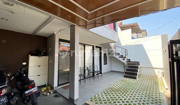 Houses/boarding rooms in Pisok Bintaro, in front of Stan Office Bintaro Tangsel.