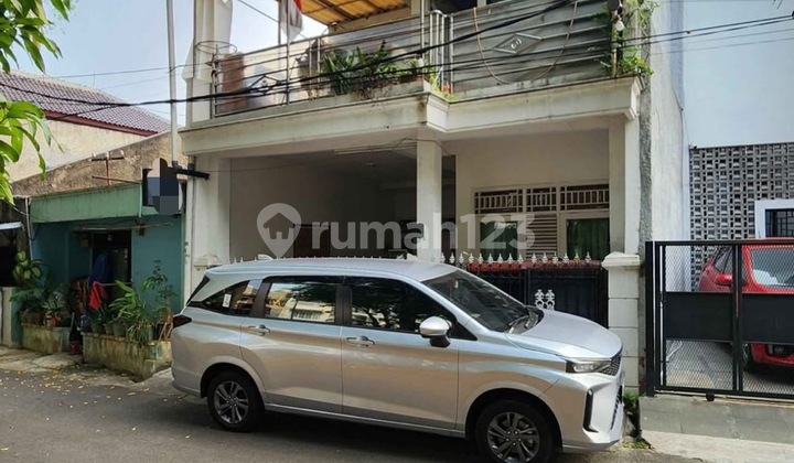 Rumah di Pondok Pinang, Kebayoran Lama, Jakarta Selatan