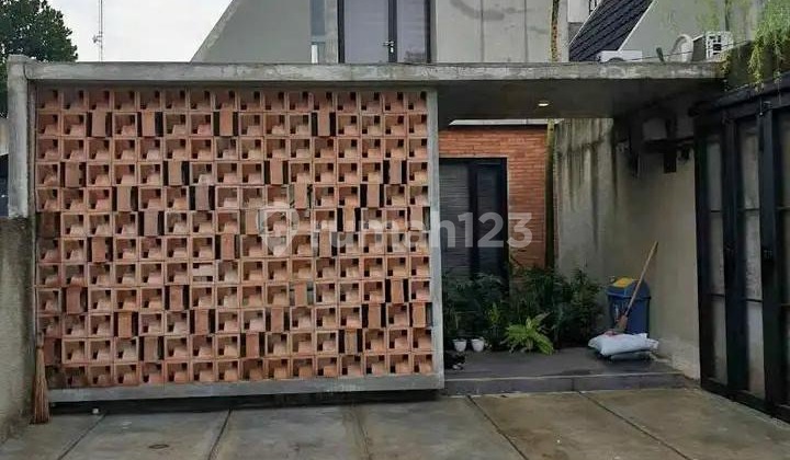 Rumah Design Industrial terawat di Bintaro Tangerang Selatan Rumah Design Industrial terawat di Bintaro Tangerang Selatan
