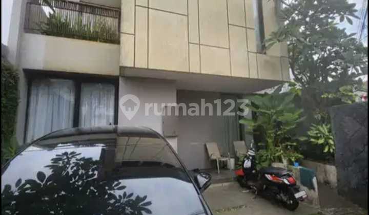 Artistic House, Urban Living Concept, in Radio Dalam South Jakarta