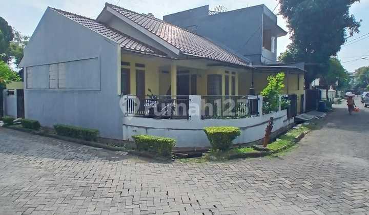 Rumah Posisi Hook di Sektor 5, Dekat Stan Bintaro Jaya 2