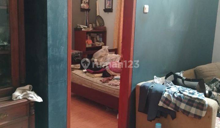 kamar tidur rumah di komplek deplu pondok