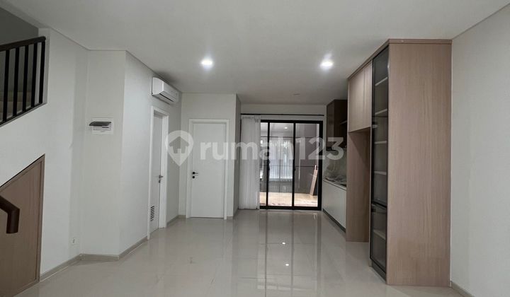 A Nice and Livable House in the Comfortable and Strategic Bintaro Area 2