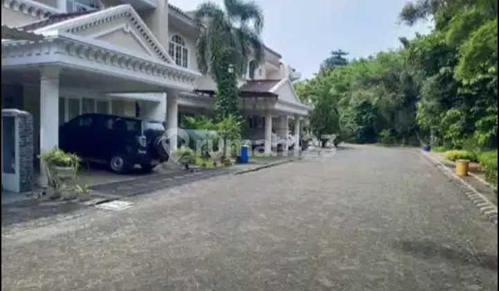 Rumah Mewah Di Dalam Komplek Siap Huni Dengan Lokasi Strategis