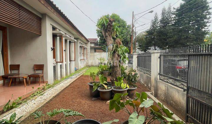 Rumah dengan desain jati full di area komplek  2