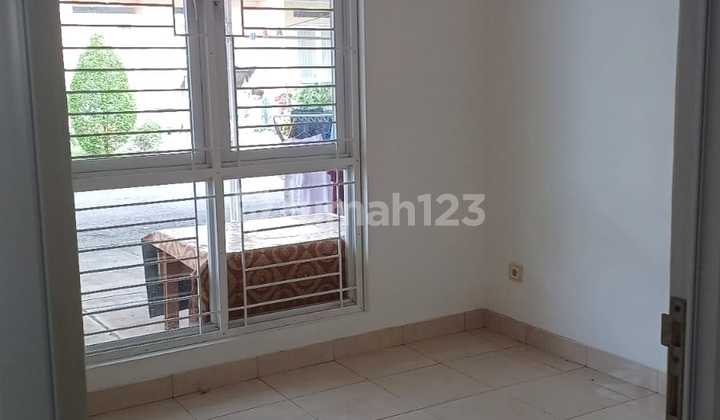 Rumah Bagus 2 Lantai Siap Huni di Dalam Cluster 2