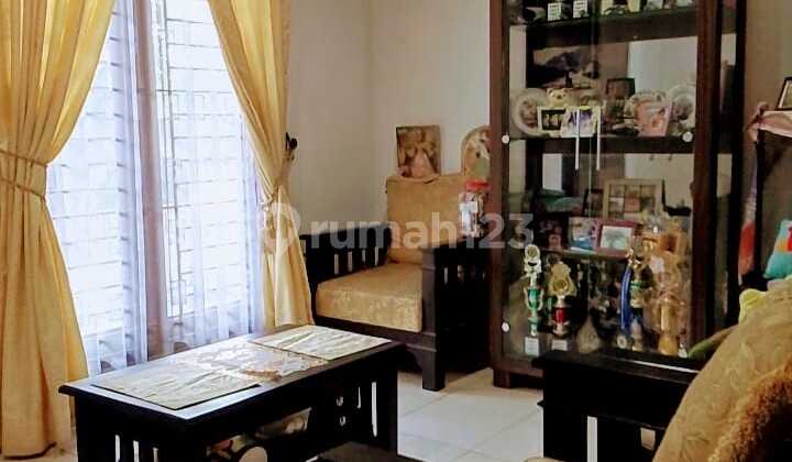Rumah Lama Di Area Perdagangan Jakarta Selatan 2