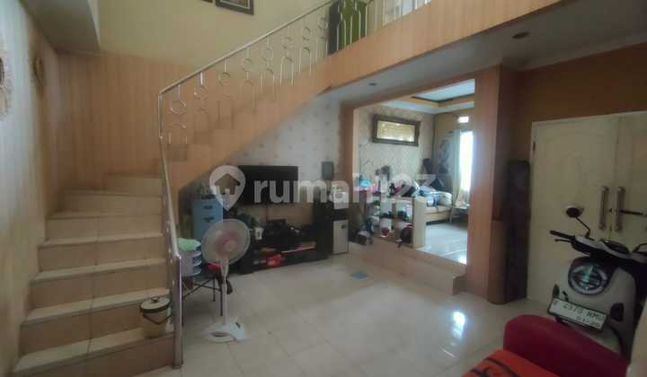 Rumah Dua Lantai Di Area Serpong Lokasi Strategis 2
