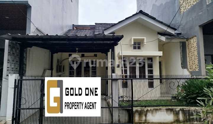 House in a Cluster with a Comfortable Environment