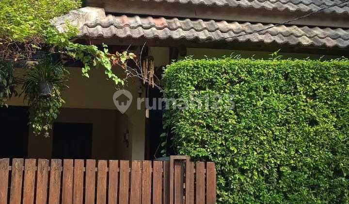 Rumah Lama Dengan Tanah Luas Di Area Pamulang