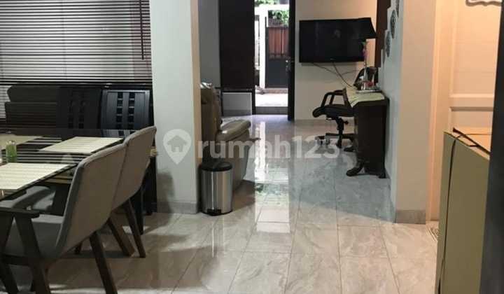 Rumah Bagus Area Bintaro Jakarta Selatan Nyaman Dan Strategis 2