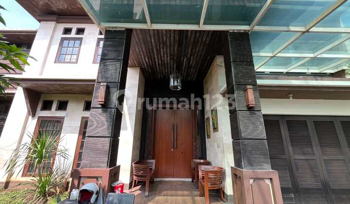Rumah Mewah di Area Jakarta Selatan Nyaman dan Strategis 2