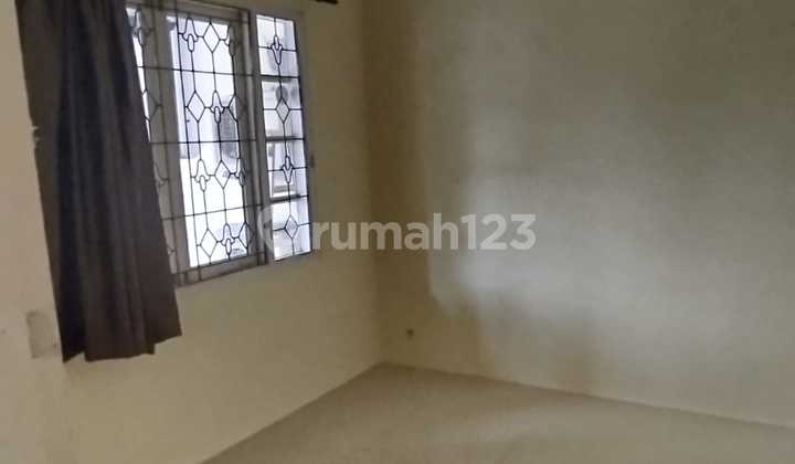 House in a Cluster with a Comfortable Environment 2