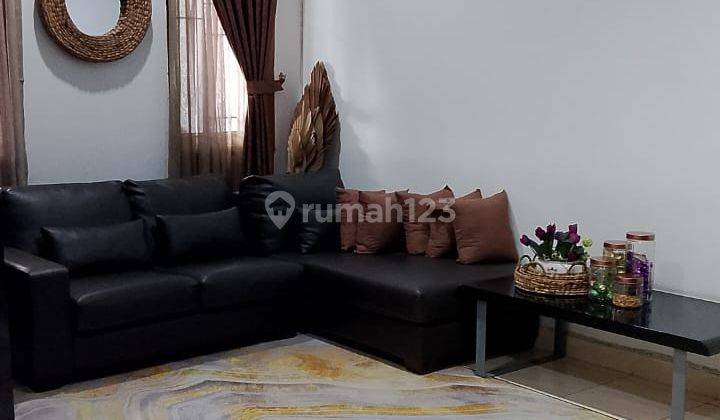 Rumah 3 Lantai Bagus Furnished SHM di Cluster Albasia , Tangerang 1