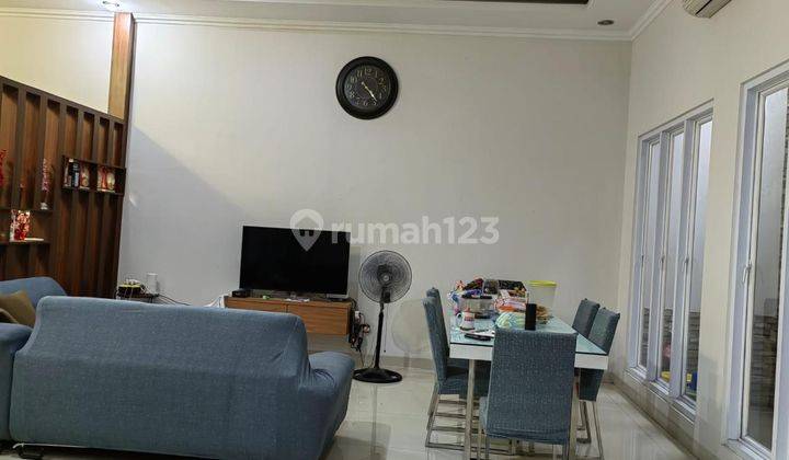 Rumah 3 Lantai Bagus Semi Furnished Di Lavaletta Modernland 2