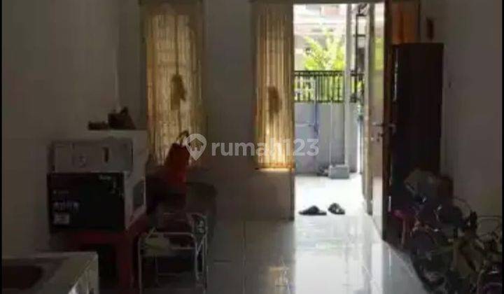 Rumah Bagus Semi Furnished SHM di Perumahan Arcadia , Tangerang 2